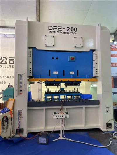 Mašina za štancanje lima